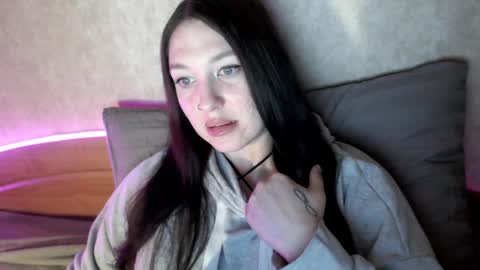 alisaadoll online show from April 10, 2:01 pm