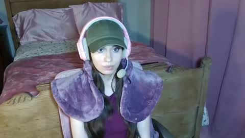 Alison Fields online show from February 14, 2:46 am