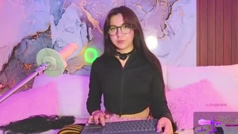 Mia online show from April 16, 8:52 pm