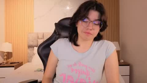 alkivamoon online show from June 7, 7:53 pm
