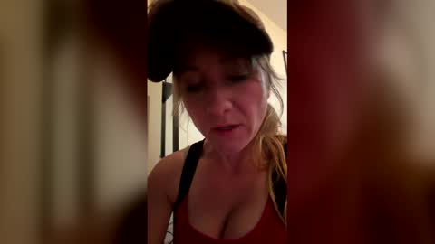 allur1ngpixie online show from May 15, 7:38 pm