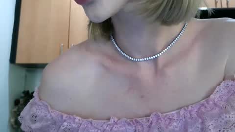 Ally Girl In Her Ally World online show from April 21, 1:42 am