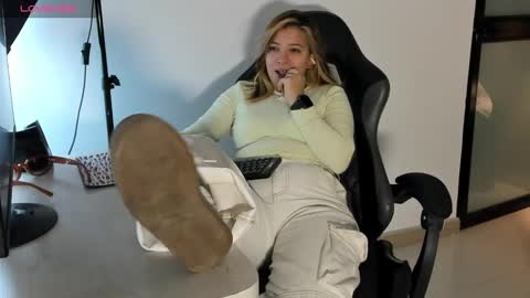 ALMA FENIX  online show from March 7, 1:29 pm