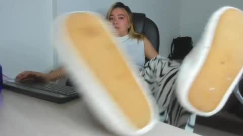 ALMA FENIX  online show from April 5, 5:17 am