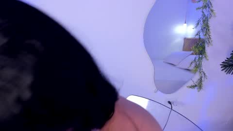 aly_leee online show from April 20, 11:35 am