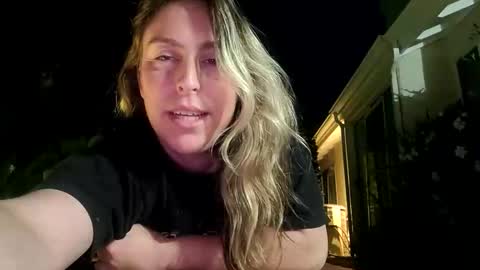 alyjeanne0420 online show from June 9, 4:01 am