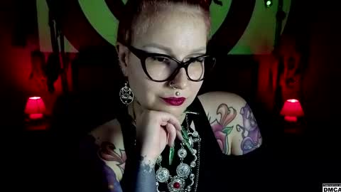 Goddess Amanita online show from April 13, 11:55 am