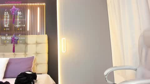      online show from June 22, 2:47 pm