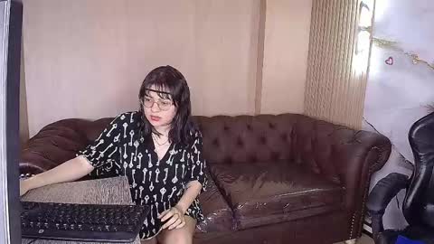 amara online show from April 10, 1:39 pm