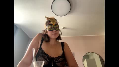Amara Elise online show from January 26, 2:30 pm