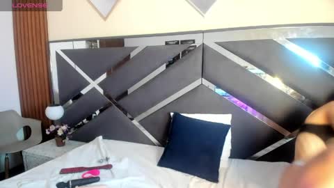 Ambar Ross online show from April 10, 2:01 pm