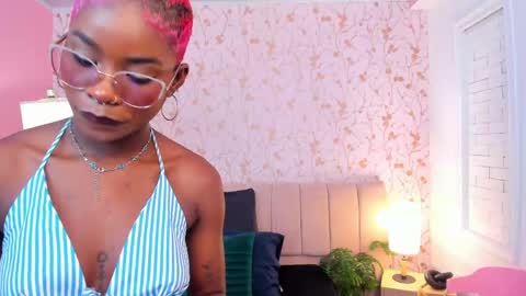 Amelia Adams online show from April 20, 7:17 pm