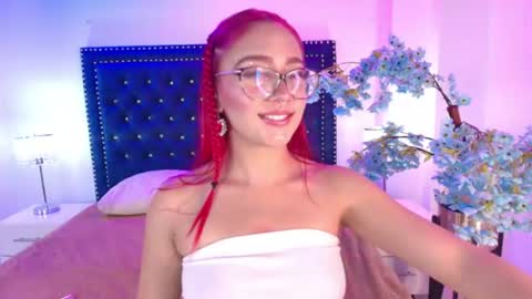 Amelie online show from June 12, 11:18 am