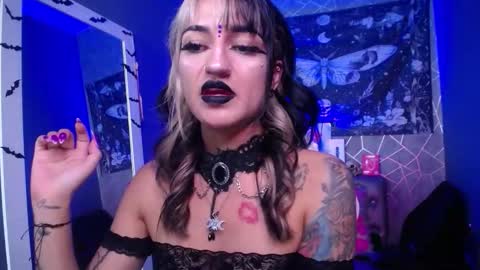 AMELIEROUS .. see you tomorrow  kisses online show from March 20, 5:12 am