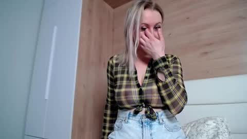 Amelija Rouz online show from March 3, 5:26 am