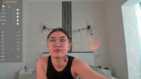 Aylin  online show from February 15, 5:30 am