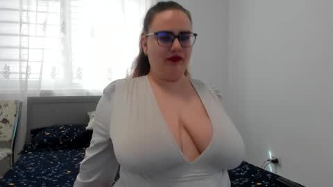 Amira Vyxen online show from March 27, 8:26 am