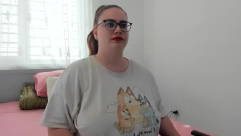 Amira Vyxen online show from April 6, 6:36 am