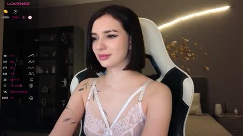 Ammy  dont forget to thumbs up me  online show from November 4, 9:25 am