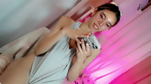 Bella Amor online show from July 18, 2:48 am