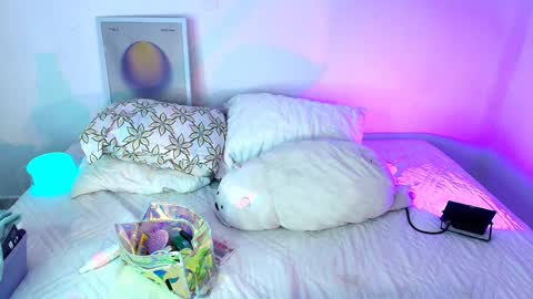 Amy ... Nice to meet u   thumb up me please its important online show from April 2, 8:50 pm