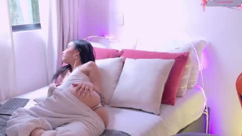 ANABEL WOLF  online show from March 7, 3:41 pm