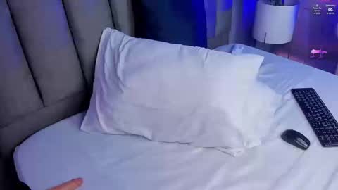 A N A online show from October 28, 10:36 pm