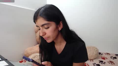 Anahi Browns online show from March 27, 8:09 pm