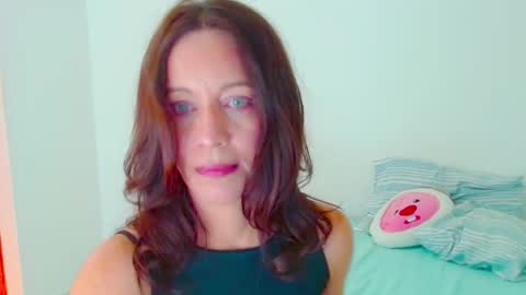 anapereira12 online show from April 15, 5:02 pm