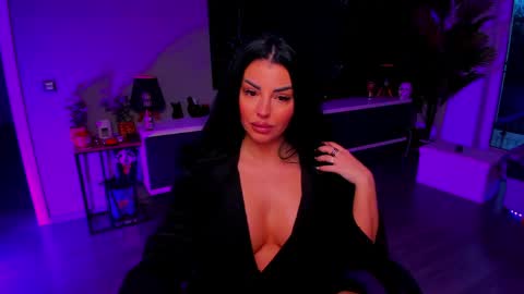 Anne online show from April 17, 4:53 pm