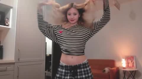 Cloe online show from March 8, 5:17 pm