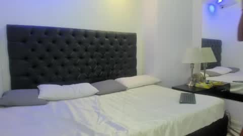 angela_rendon online show from May 7, 11:25 am