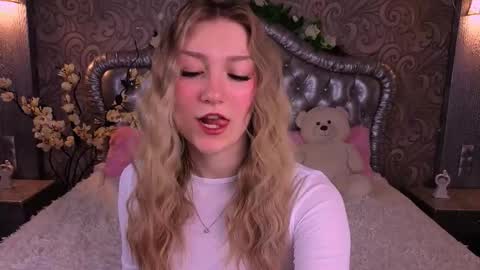 angelanabelle online show from March 22, 9:21 pm