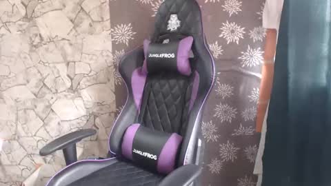 angela online show from April 15, 8:09 pm