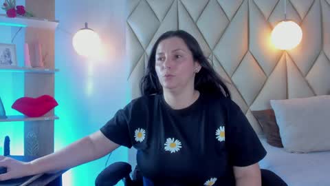 ANGIE online show from April 18, 9:48 pm