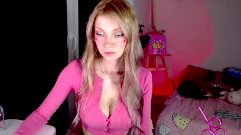 anita_moon_ online show from May 7, 11:30 pm