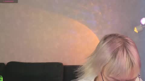 ann_annise online show from March 4, 1:23 am