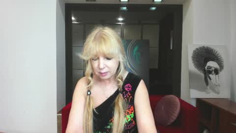 Anna Ditrih online show from April 8, 11:45 am