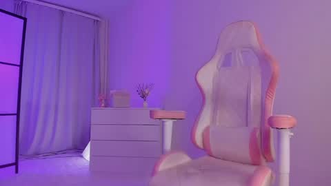 anna_lure online show from April 13, 2:46 am