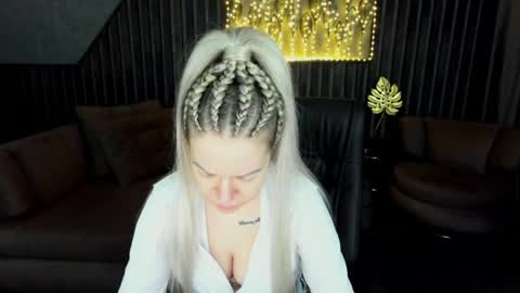anna_snow9 online show from April 19, 4:40 pm