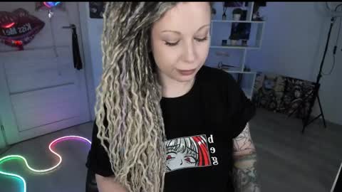 Anna online show from April 5, 8:19 pm