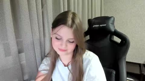 Anna online show from September 24, 7:02 pm