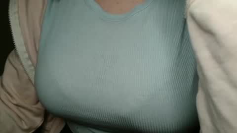 Bella online show from April 15, 6:08 pm