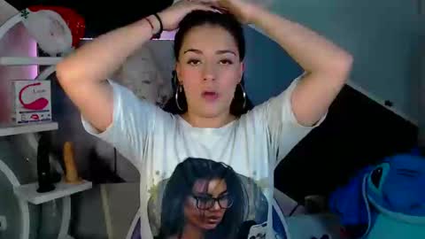 Anne  online show from December 14, 3:47 pm