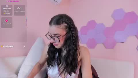 anne_millerr online show from July 4, 11:39 am