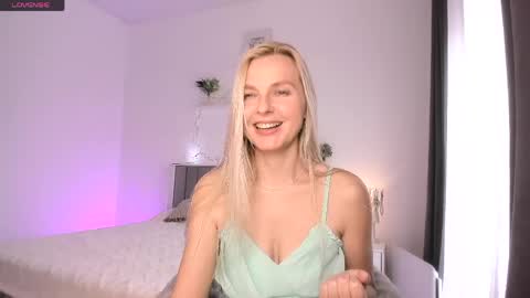 Anny online show from April 8, 11:01 am