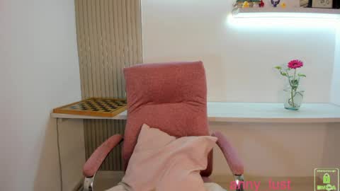 Issabela online show from April 2, 7:55 pm