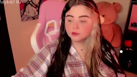   Independent model  online show from July 23, 11:24 pm