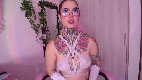 aphrodite__bloom online show from April 28, 10:24 pm