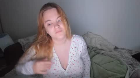 appleyummybuns online show from July 8, 2:36 am